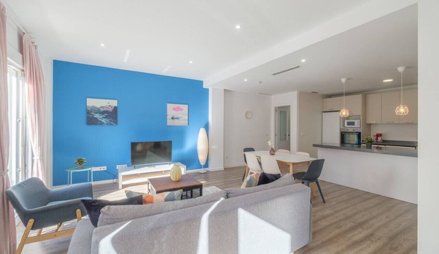 Modern , Stylish & Comfortable Apartment