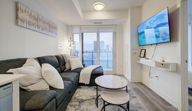 Modern & Stylish Condo Downtown KW