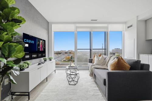 Modern Suite Panoramic Views Parking