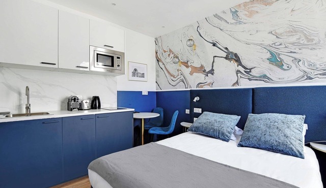 Modern Sutdio for 2 with A/C - Near Montmartre
