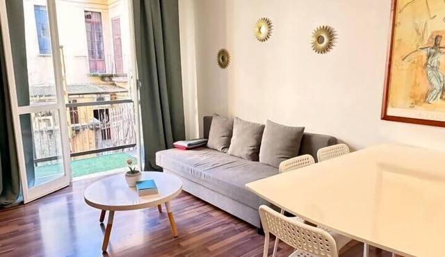 Modern three-room apartment 2min Leonardo Academy, Center