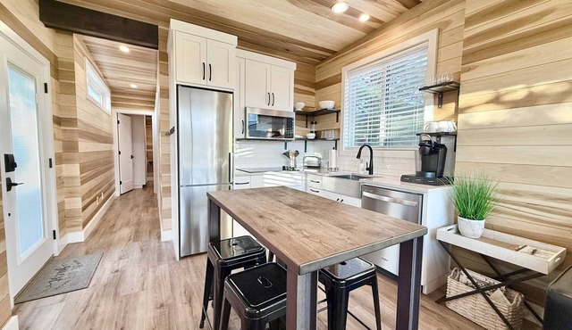 Modern Tiny Home Near Grand Staircase Utah