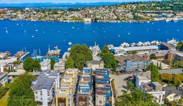Modern Townhome, Private Balcony, Waterfront Views