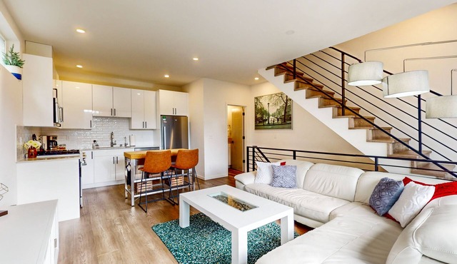 Modern townhome with rooftop deck, dog-friendly and city access