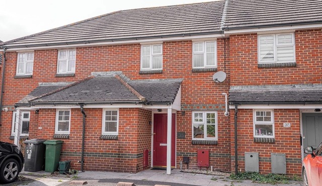 Modern Two Bedroom Home with Parking