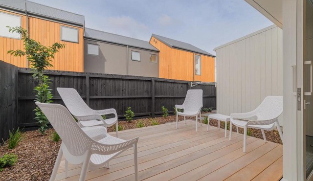 Modern Two Storey Stay with Private Patio