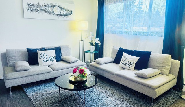 Modern Unit*Kingbed*Baby & Kid Friendly*Fireplace*