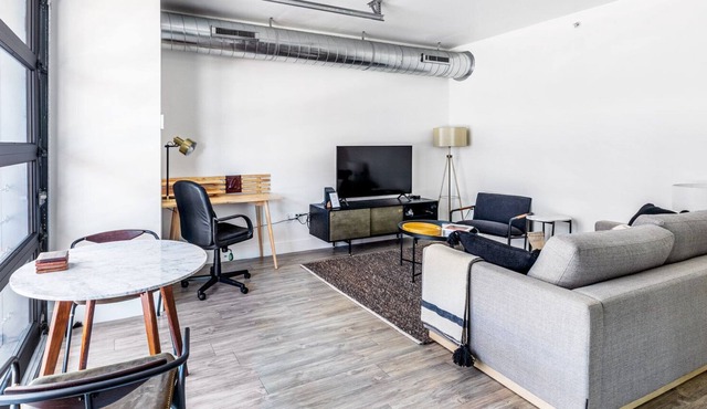 Modern University 1BR w/ W/D, near campus, dining, bars, by Blueground