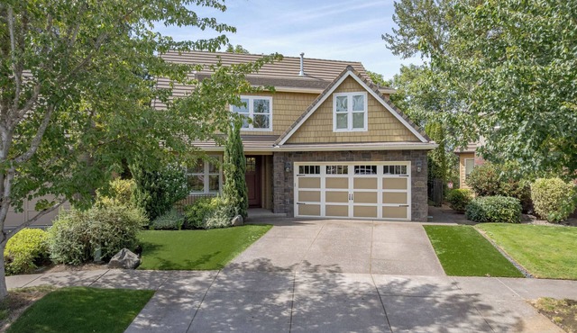 Modern Upscale 3BR with Spacious King Suite