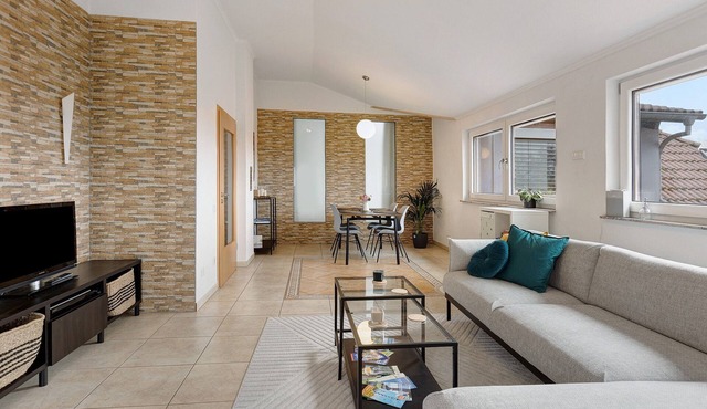 Modern vacation apartment with lake view and balcony directly on the Lake Constance cycle path