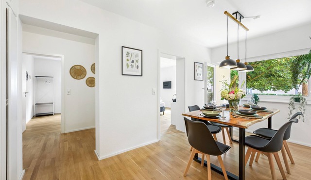 Modern vacation apartment with 4 bedrooms in Heilbronn on the Neckarpromenade
