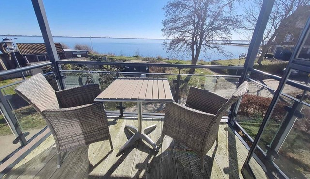 Modern vacation apartment Lieblingsort(h) with sea view, balcony and parking space