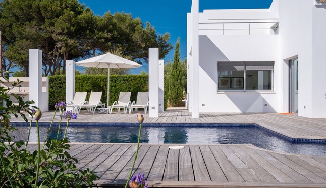 Modern villa "Xipell 9" with pool and barbecue