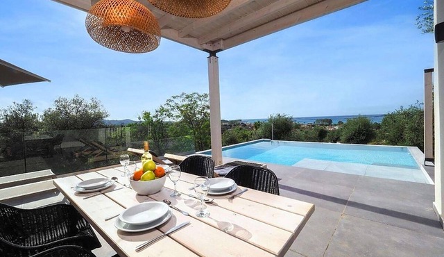 Modern Villa, A/C, Private Pool, Superb Setting & Sea Views 15mins walk to Acharavi or Roda Beach!