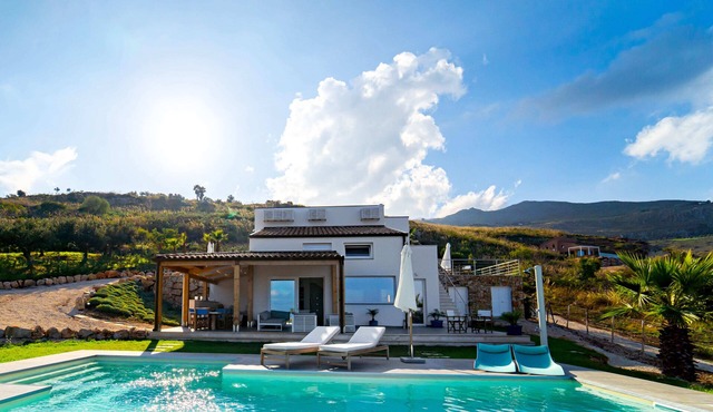 Modern Villa Giulietta in Scopello with sea view, 5 min. to the beach