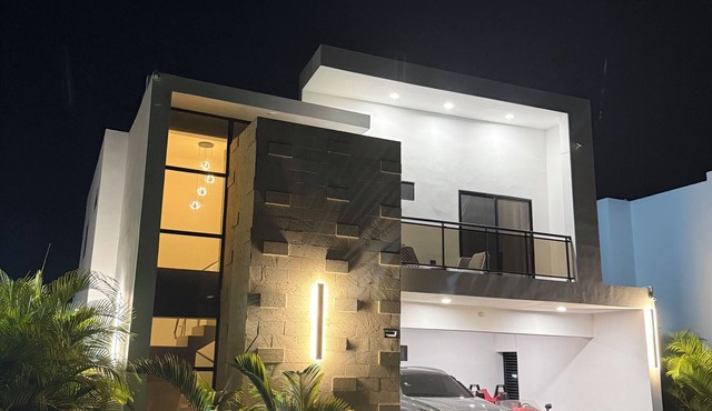 Modern Villa in Punta Cana: 3Bdr, 5Bath, Pool, Wi-Fi, BBQ