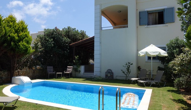 Modern Villa Maria , 3 bedrooms , private pool & near the sea
