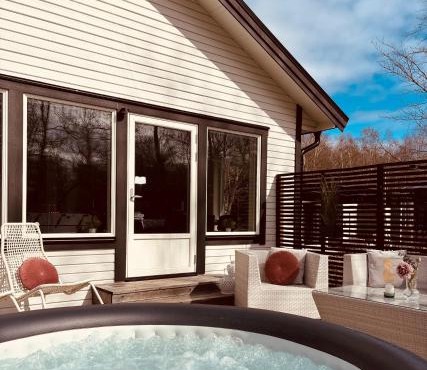 Modern villa med spa och pool