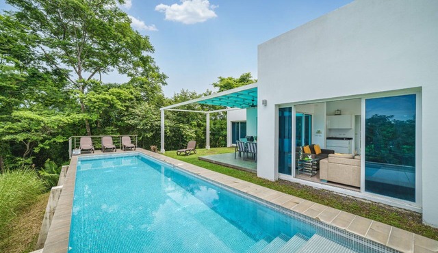 Modern Villa Overlooking Samara Bay