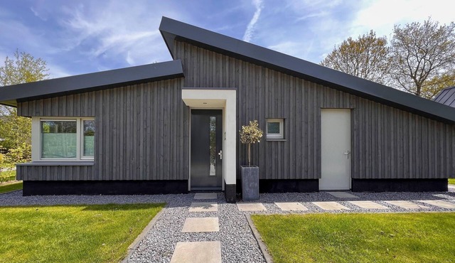 Modern villa with terrace and garden in Dirkshorn