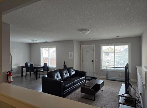 Modern Walkout Suite Private Entrance Self Checkin