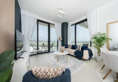 Modern Waterfront 1-Bedroom Apartment - Blue Bay Walk