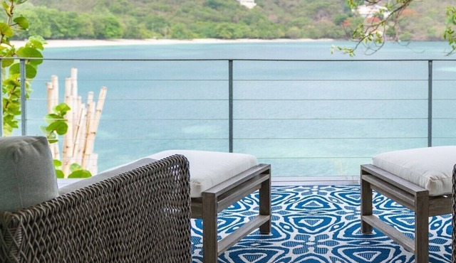 Modern Waterfront Bungalow on the shore of Morne Rouge Bay