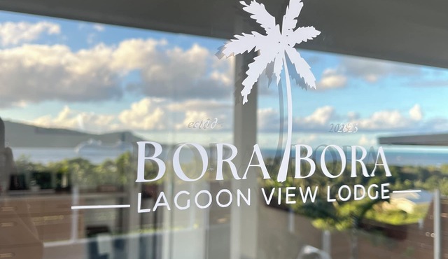 Modern, well-equipped bungalow with an exceptional view of the lagoon