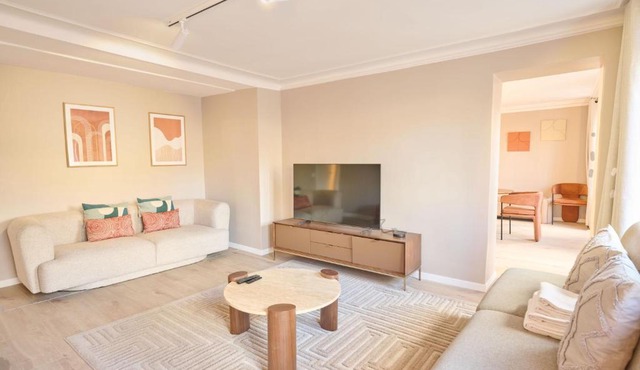 Modern with terrace & 4 spacious bedrooms