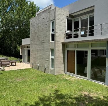 Moderna Casa en Cariló