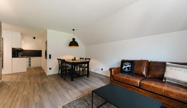 Moderne 3 Zi-FeWo "Industrial Style" 70 qm Naehe Freiburg