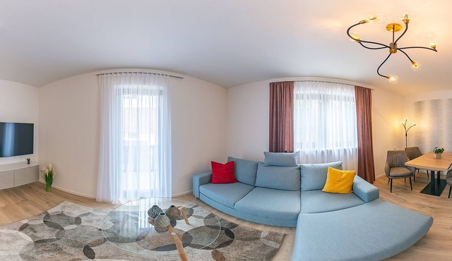 Moderne Ferienwohnung mit Balkon