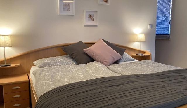 Moderne Ferienwohnung mit Freisitz