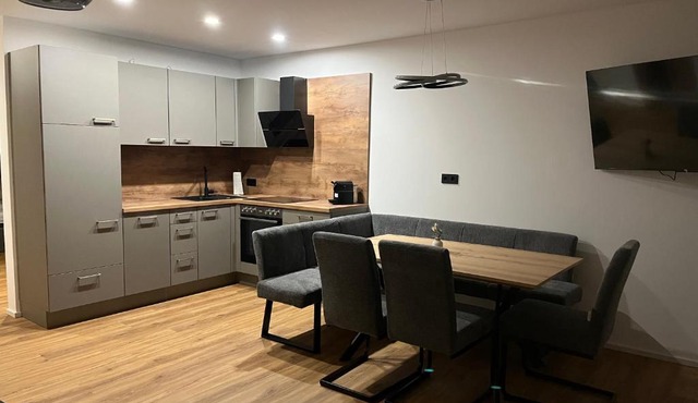 Moderne Ferienwohnung nahe Salzburg & Eugendorf