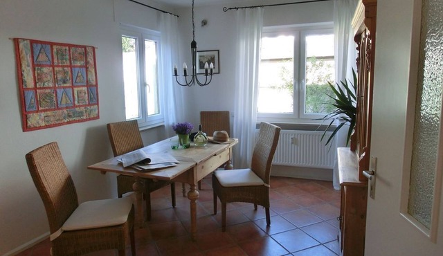 Moderne, liebevoll ausgestattete 3-Zimmer-EG-Wohnung mit guter Verkehrsanbindung
