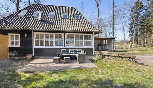 Moderne Wohnung mit Terrasse.