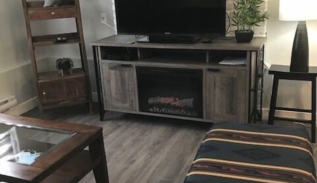 Modernized 1 Bedroom suite close to downtown Sidney