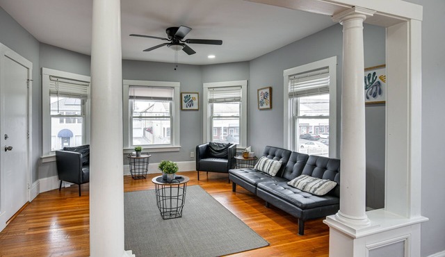 Modernized Historic Apt, Walk to Downtown Cranston