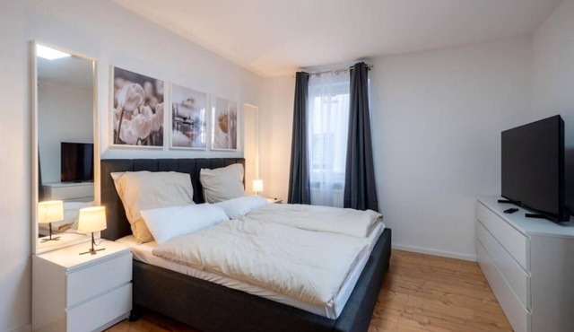 Modernized old building 3-room apartment