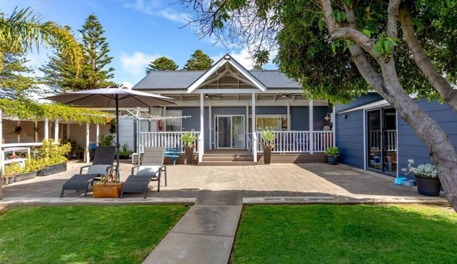 Moet by the Sea 18 Strangways Tce Port Elliot