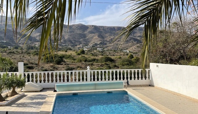 Mojacar, 2 mins walk to beach/restaurants, beautiful detached villa, own pool