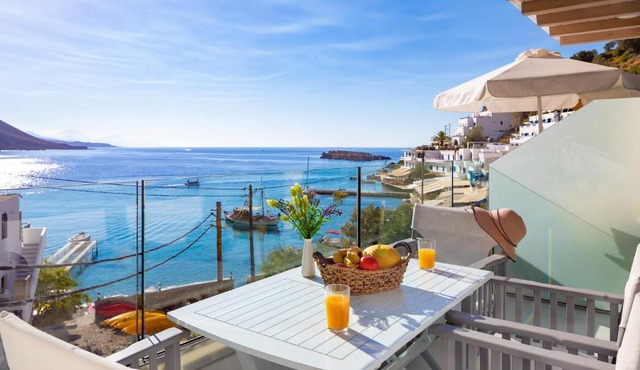 Molos Apartments