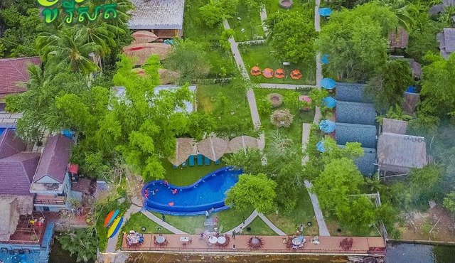Moly Resort