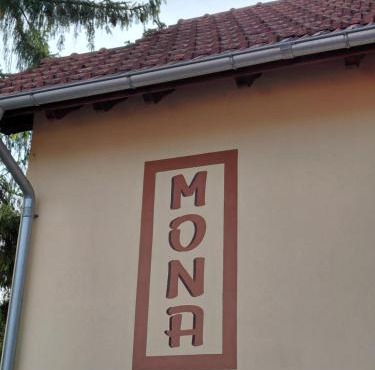Mona