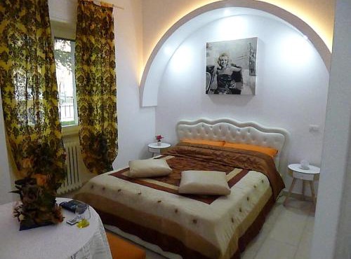 Monaco Rooms