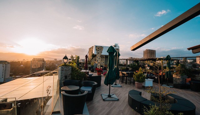 Monarch Hotel