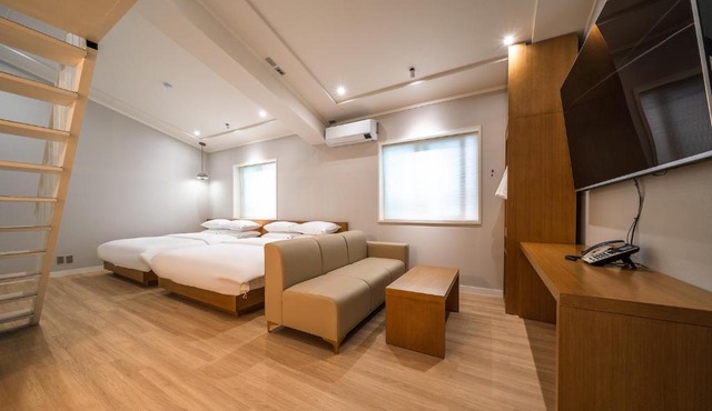 MONO HOTEL