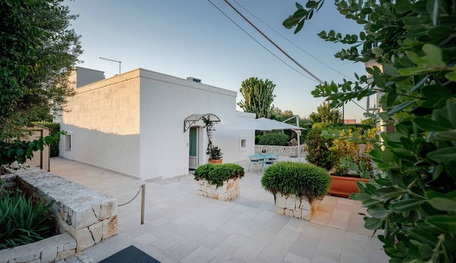 Monopoli Villa 'A Casa Di Antonia' with Shared Garden, Wi-Fi & Air Conditioning
