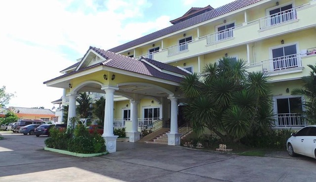 Monrawee Pavilion Resort