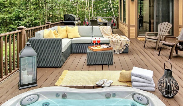 ❤️ Mont-Tremblant Ski-in/Ski-out Chalet | Hot Tub | Pool Table